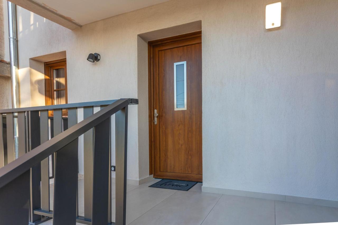 Studio 2 Proche Centre - Parking * Frejus