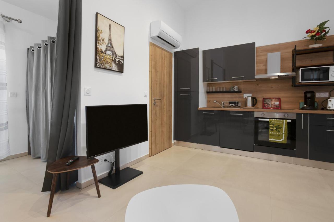 Apartment Studio 2 Proche Centre - Parking Frejus